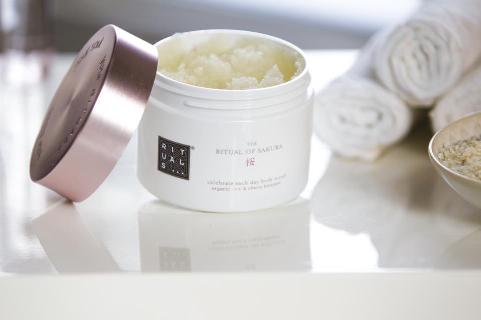 The Ritual of Sakura Sugar Body Polish