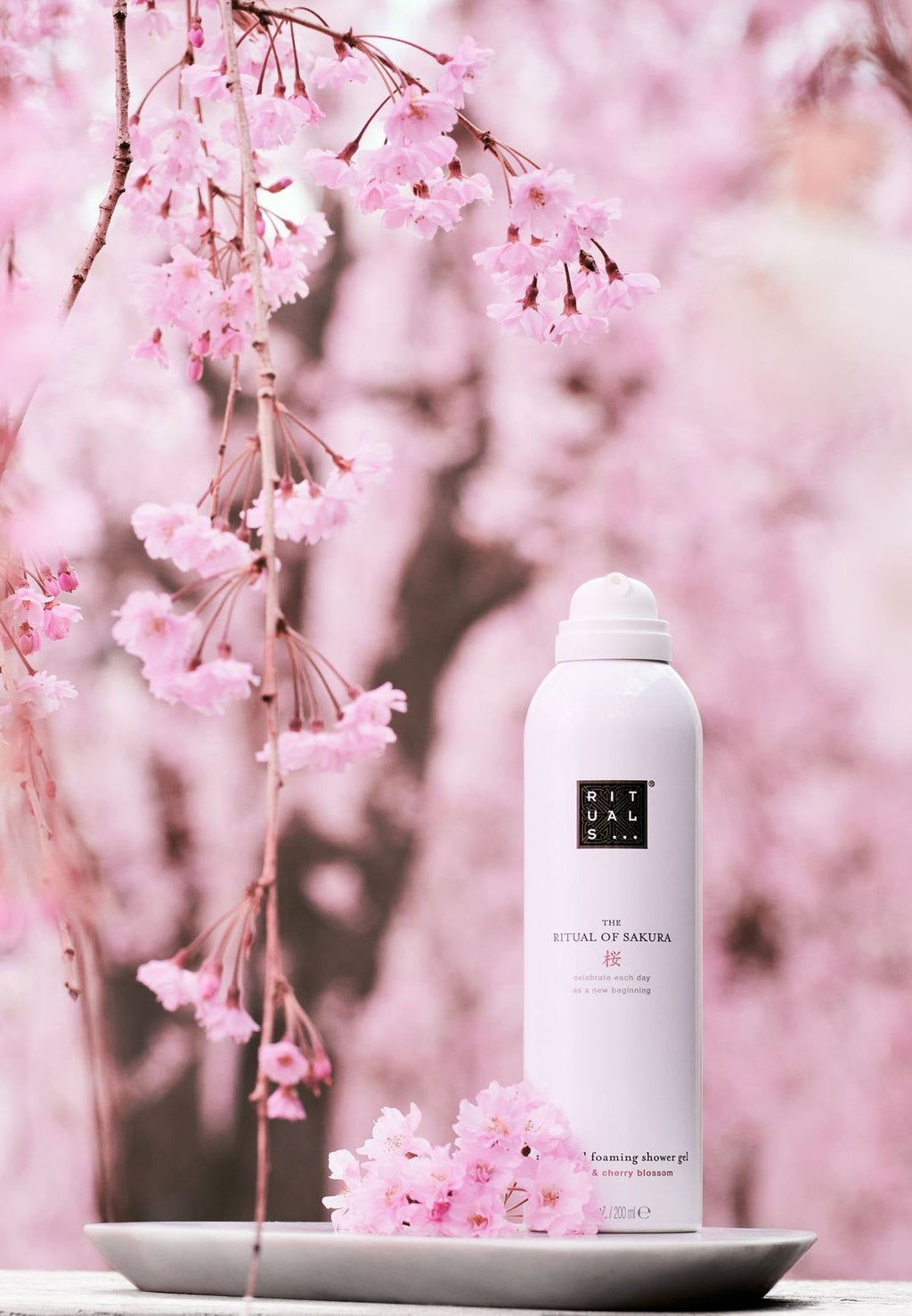 The Ritual of Sakura Foaming Shower Gel