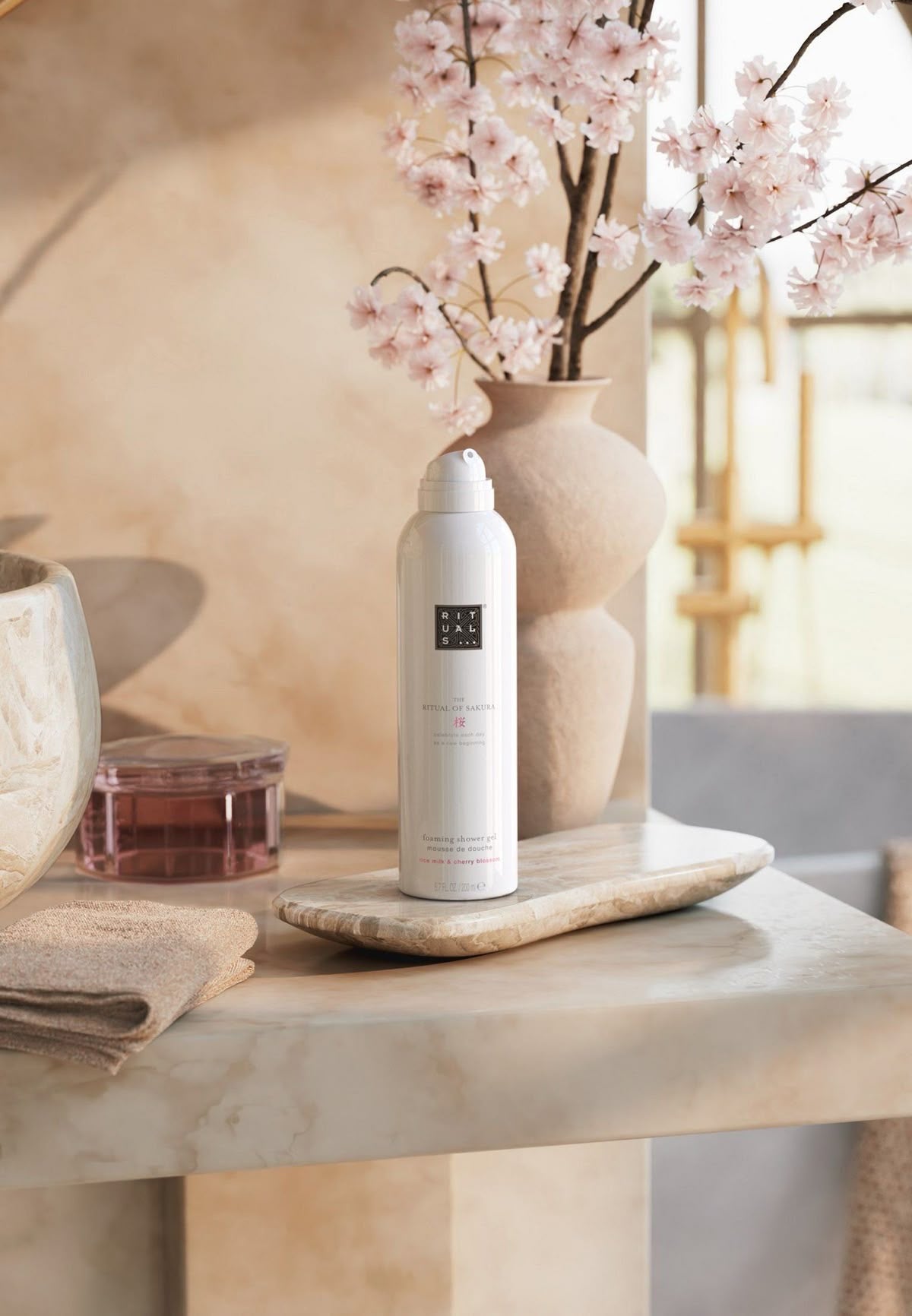 The Ritual of Sakura Foaming Shower Gel